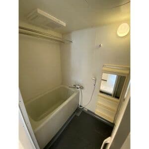 Room image 8