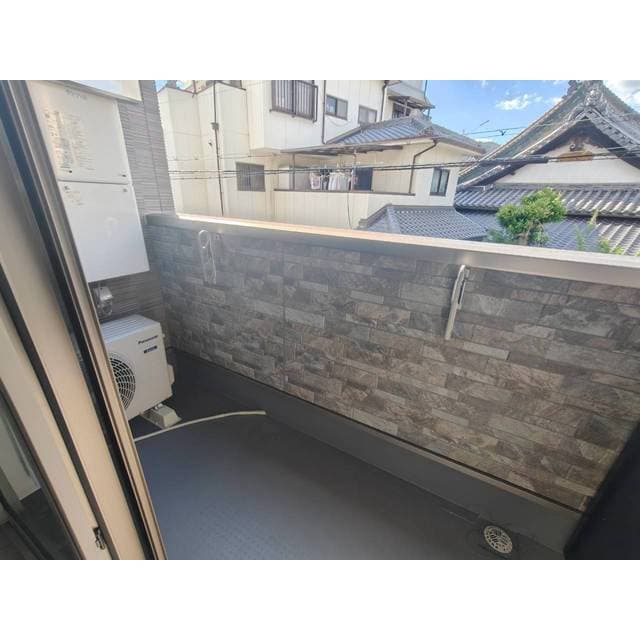 Room image 15