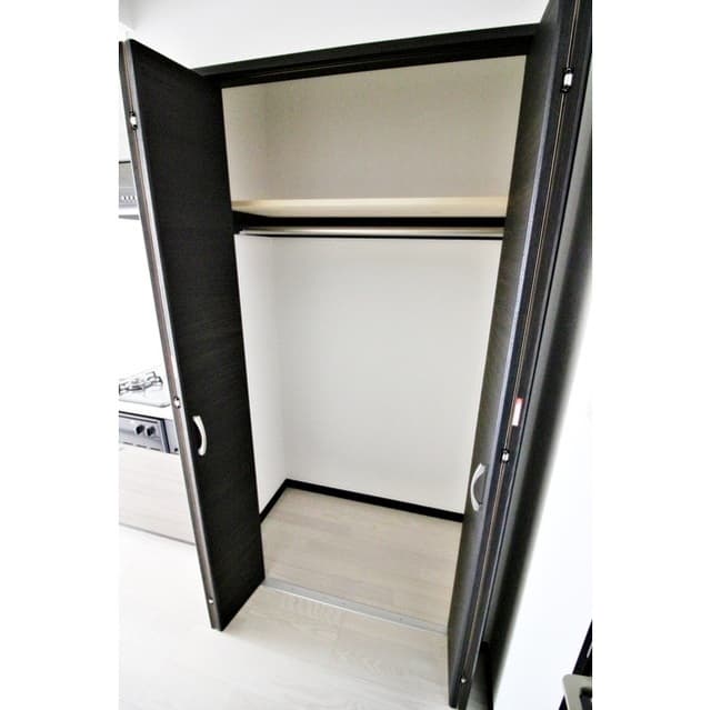Room image 8