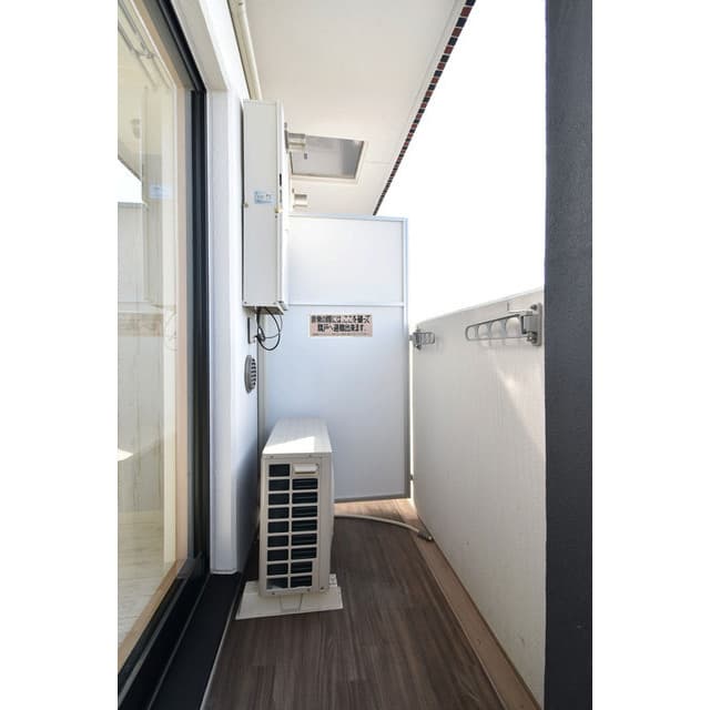 Room image 14