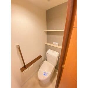 Room image 15