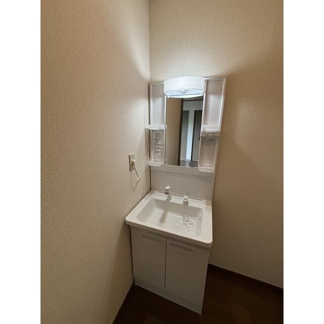 Room image 15