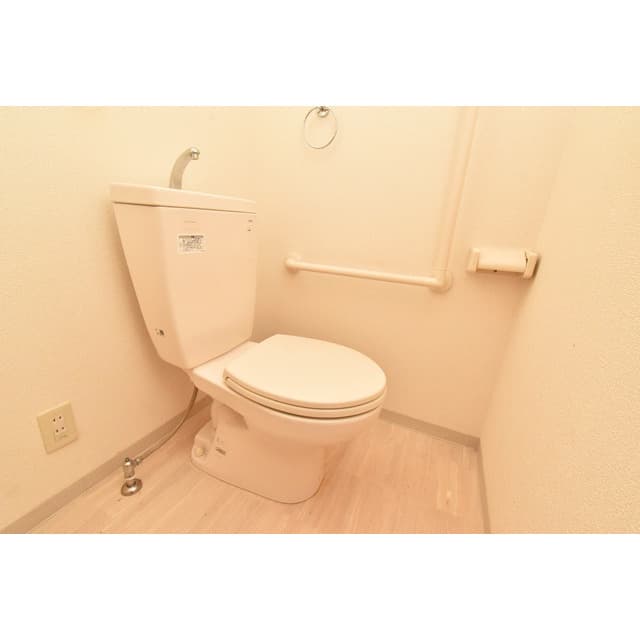 Room image 10