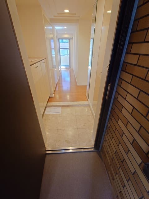 Room image 15
