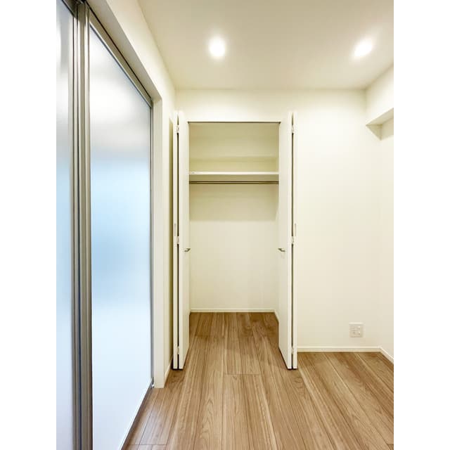 Room image 15