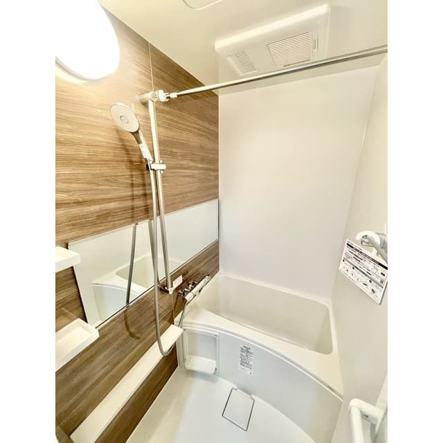Room image 10