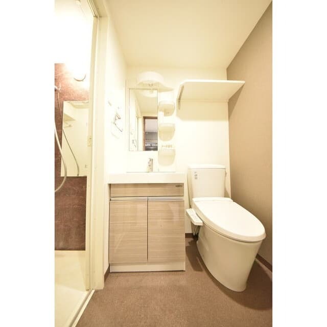Room image 10