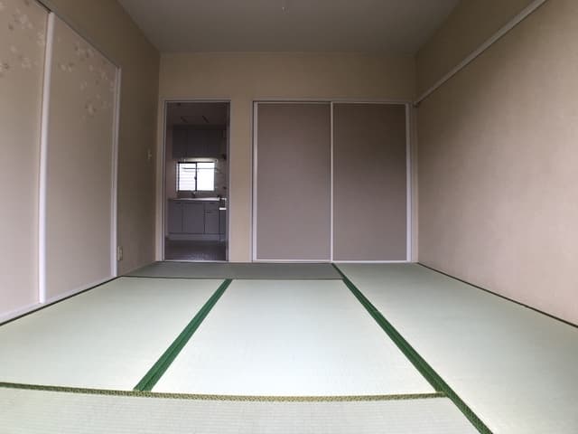 Room image 16
