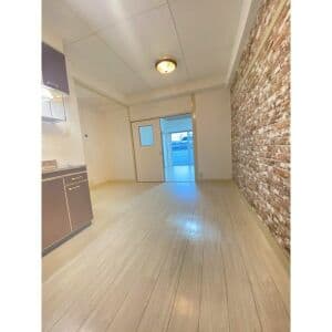 Room image 13