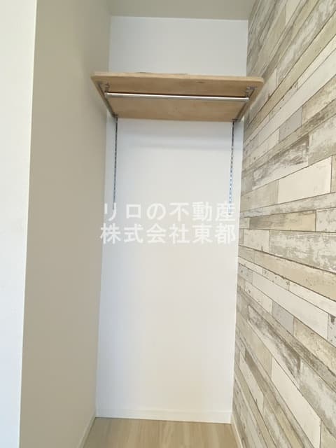 Room image 11