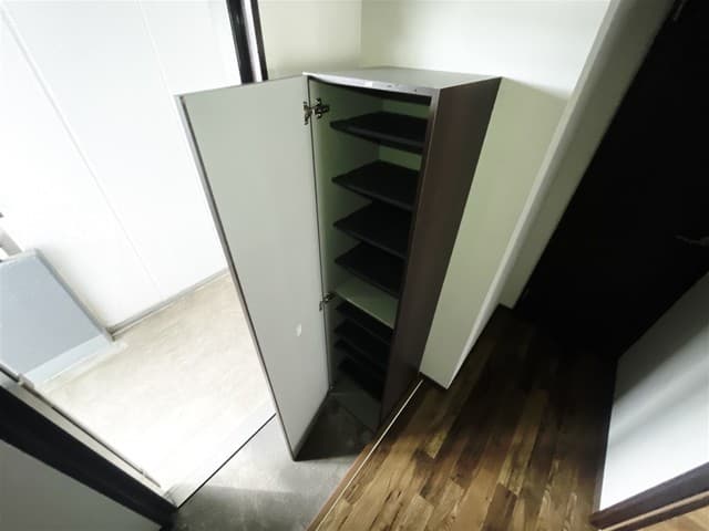 Room image 11