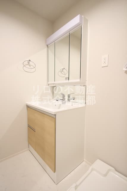 Room image 9