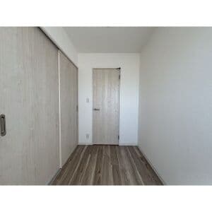 Room image 14