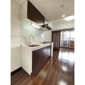 Room image 9