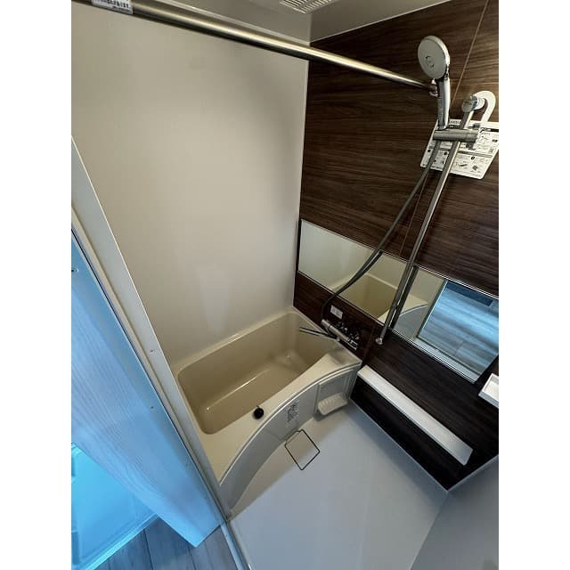 Room image 10