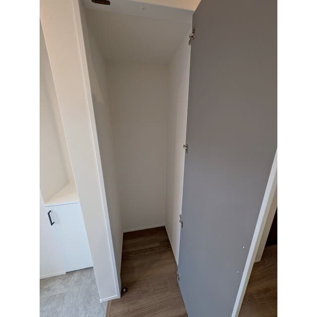 Room image 16
