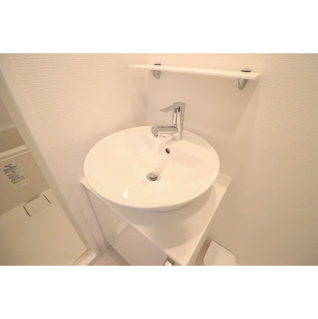 Room image 12
