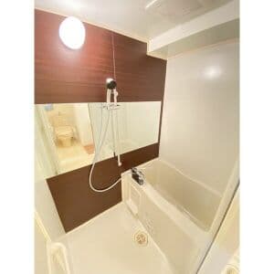 Room image 15