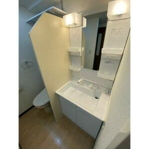 Room image 9