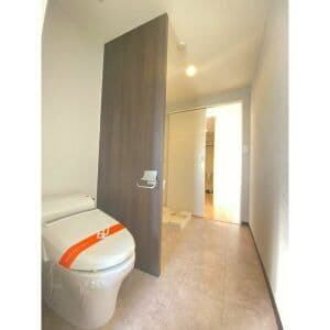 Room image 16
