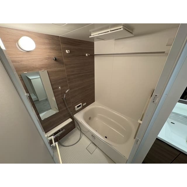 Room image 12