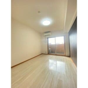 Room image 13