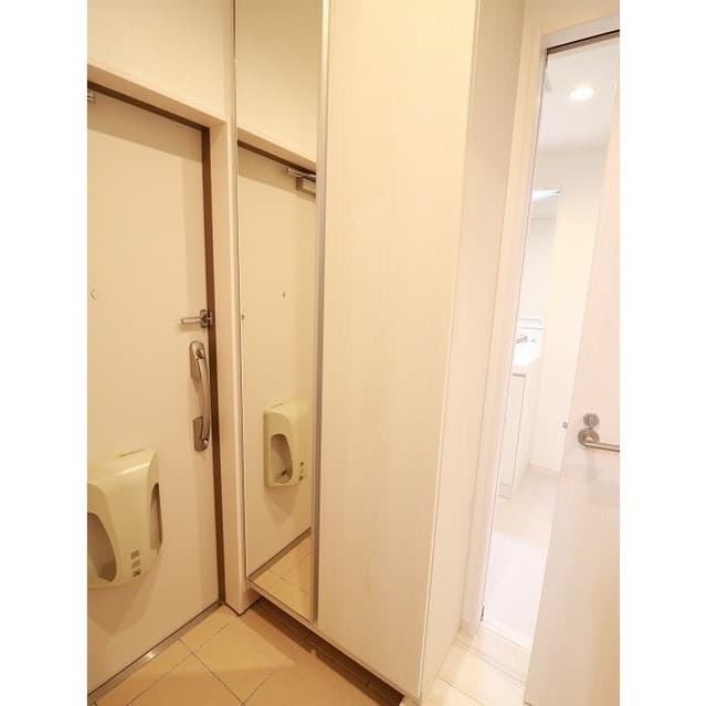 Room image 8
