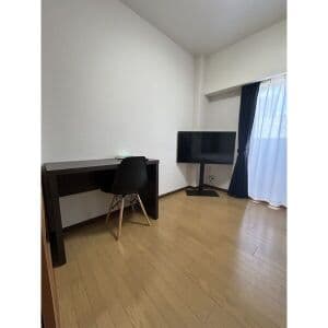 Room image 11