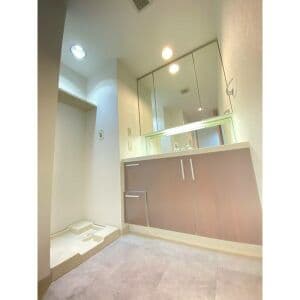 Room image 12
