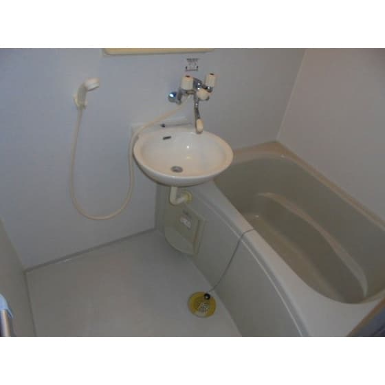 Room image 12