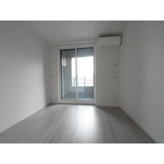 Room image 15