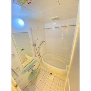 Room image 12