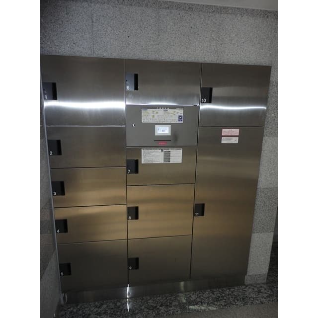 Room image 11