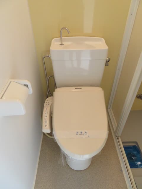 Room image 8