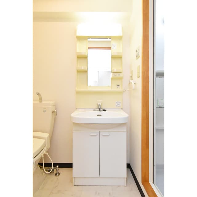 Room image 11