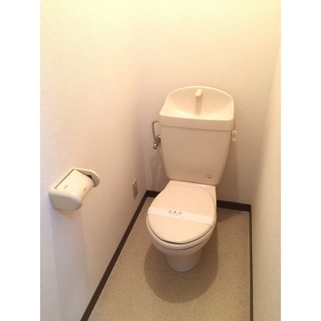 Room image 11
