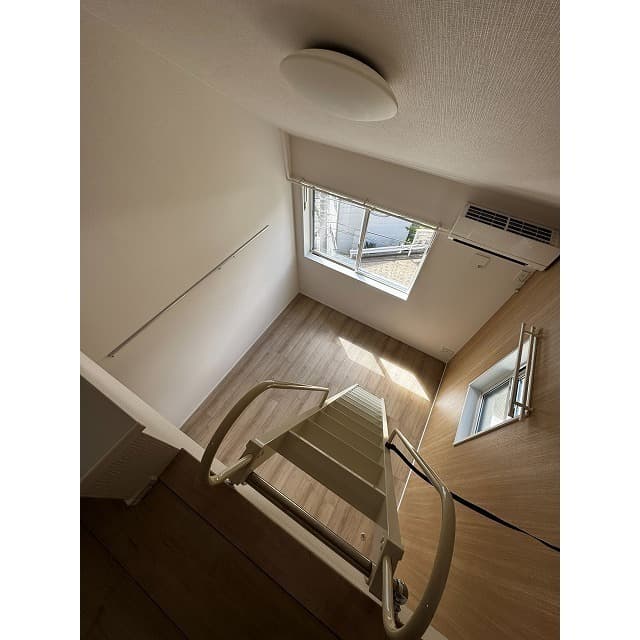 Room image 10
