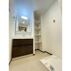 Room image 13