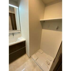 Room image 16