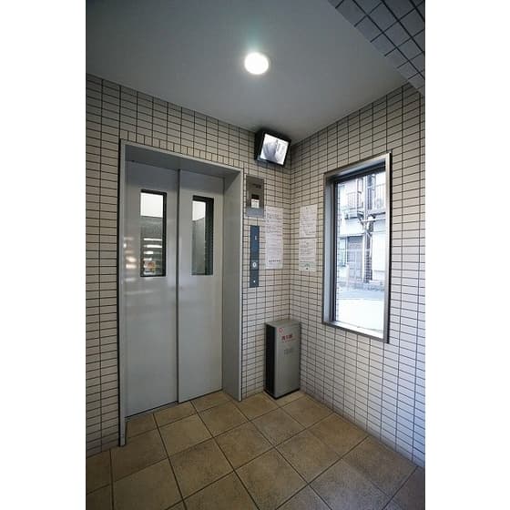 Room image 8