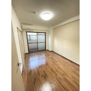 Room image 15