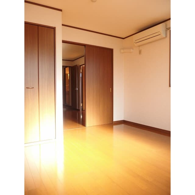 Room image 16