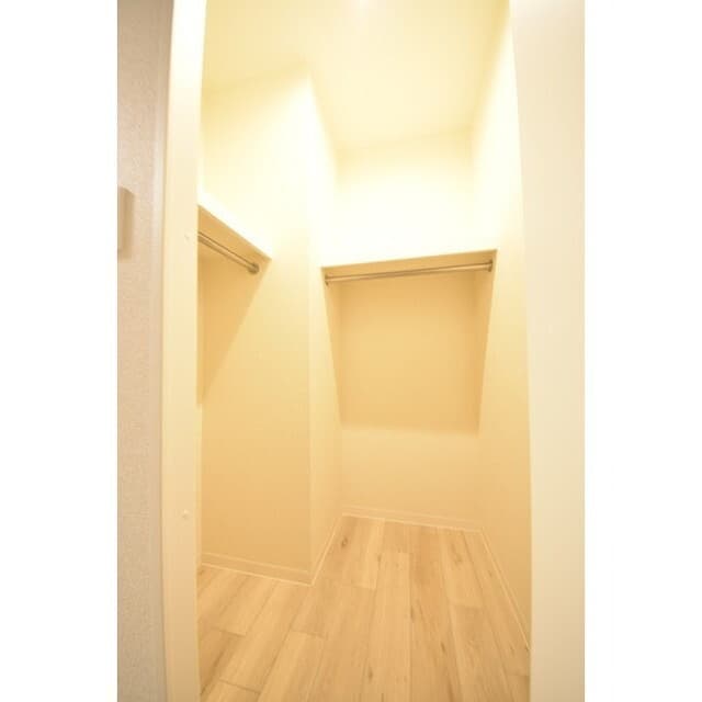 Room image 14