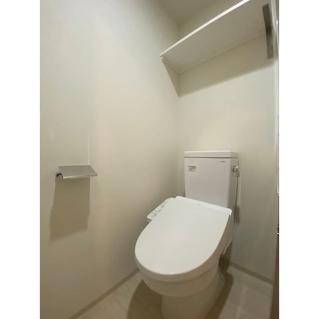 Room image 8