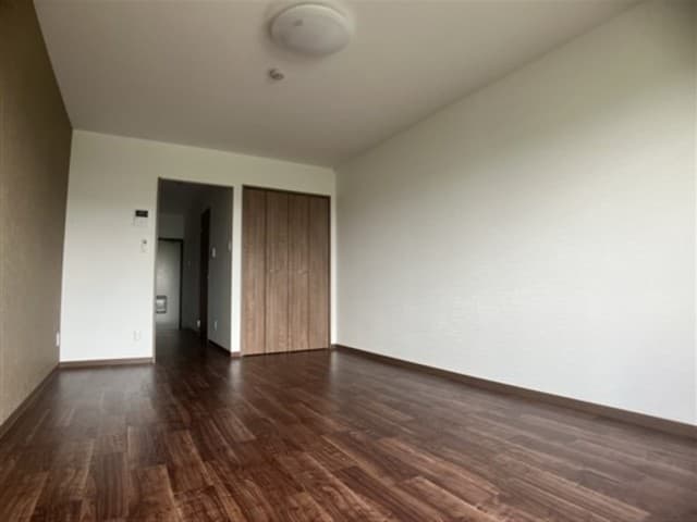 Room image 14