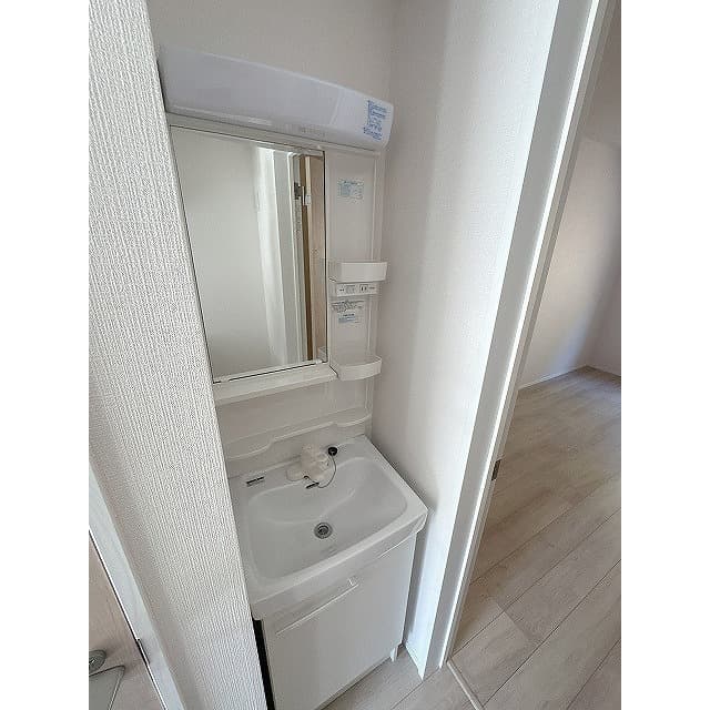 Room image 10