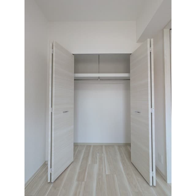 Room image 15