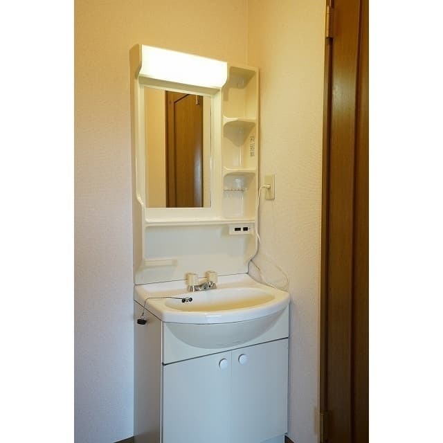 Room image 15
