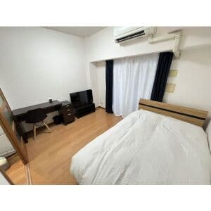 Room image 8