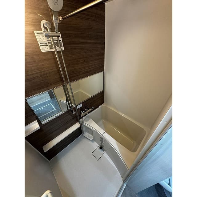 Room image 10